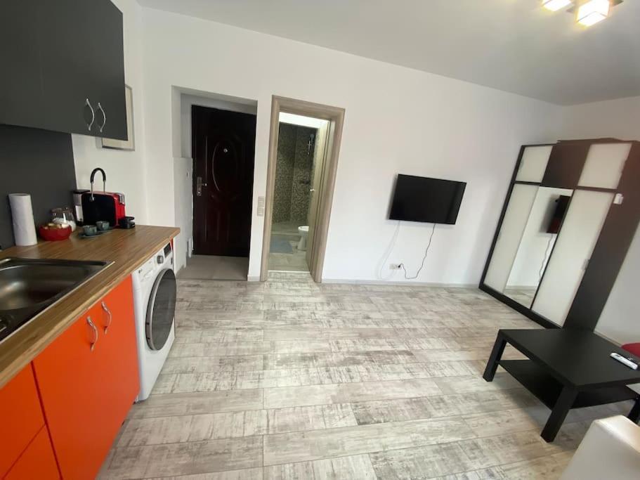 Cozy Studio 10 Min Away From Th Center Of The City Bucharest Exterior photo
